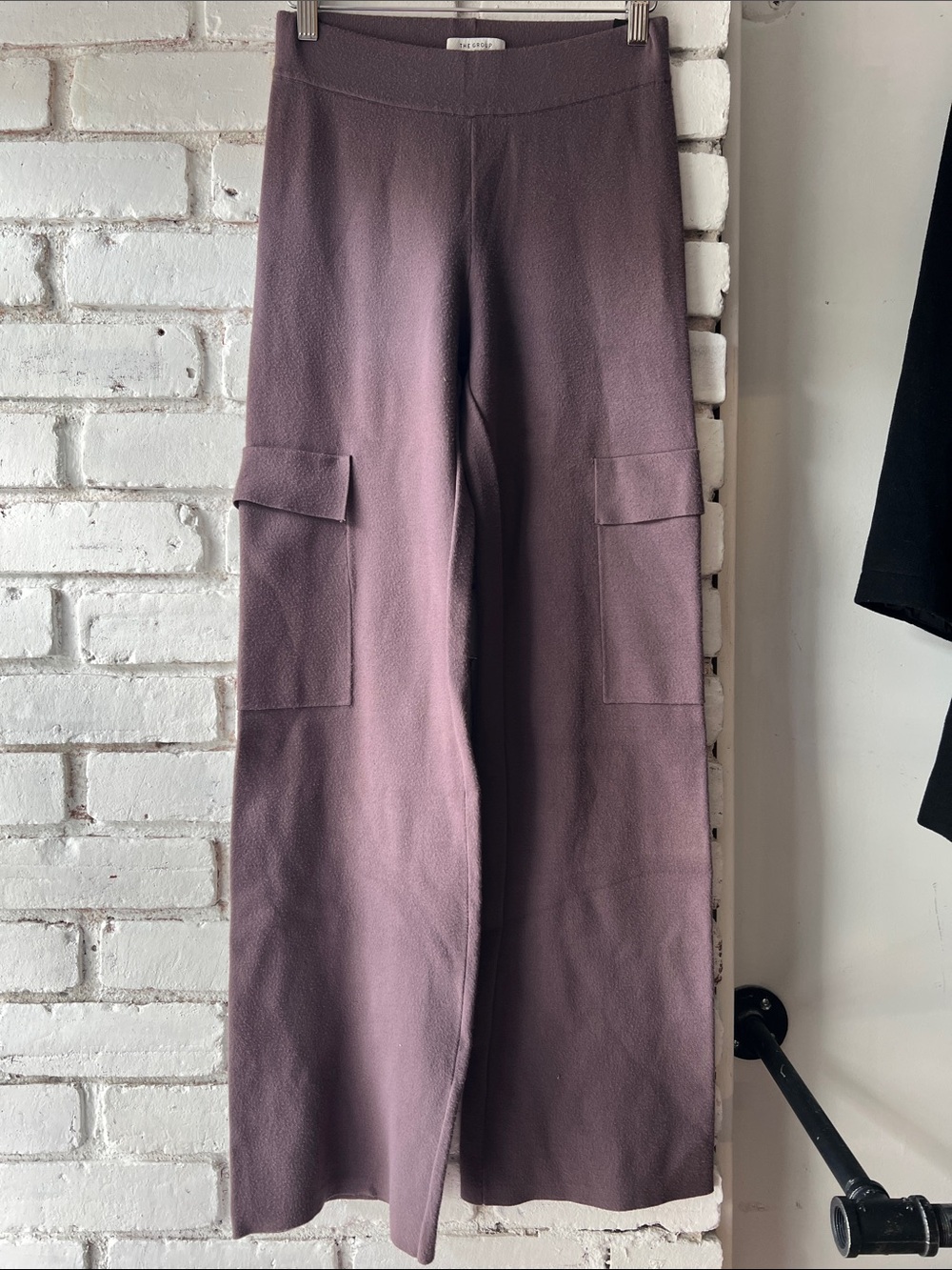 Babaton group Wide-Leg Cargo Knit Pants - Dusty Mauve knitted long sweatpants